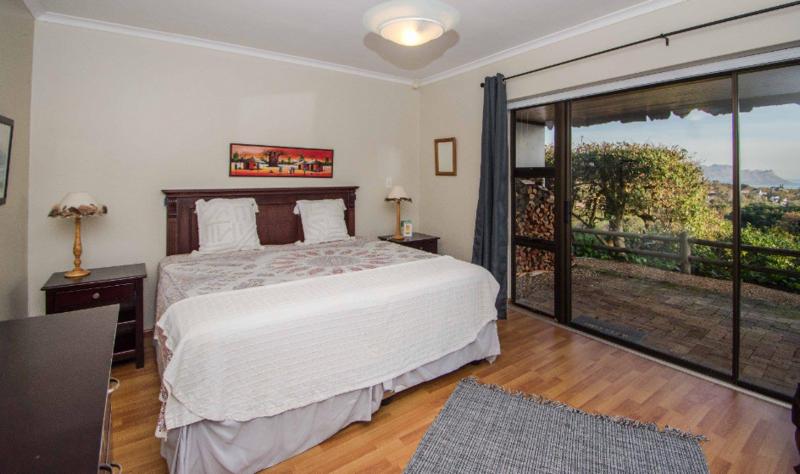 3 Bedroom Property for Sale in Helderberg Estate Western Cape